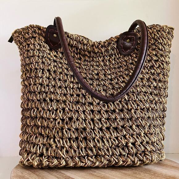 Granola Girl Neutral Earth Tone Woven Wicker Large Zipper Laptop Tote Bag - Picture 1 of 16